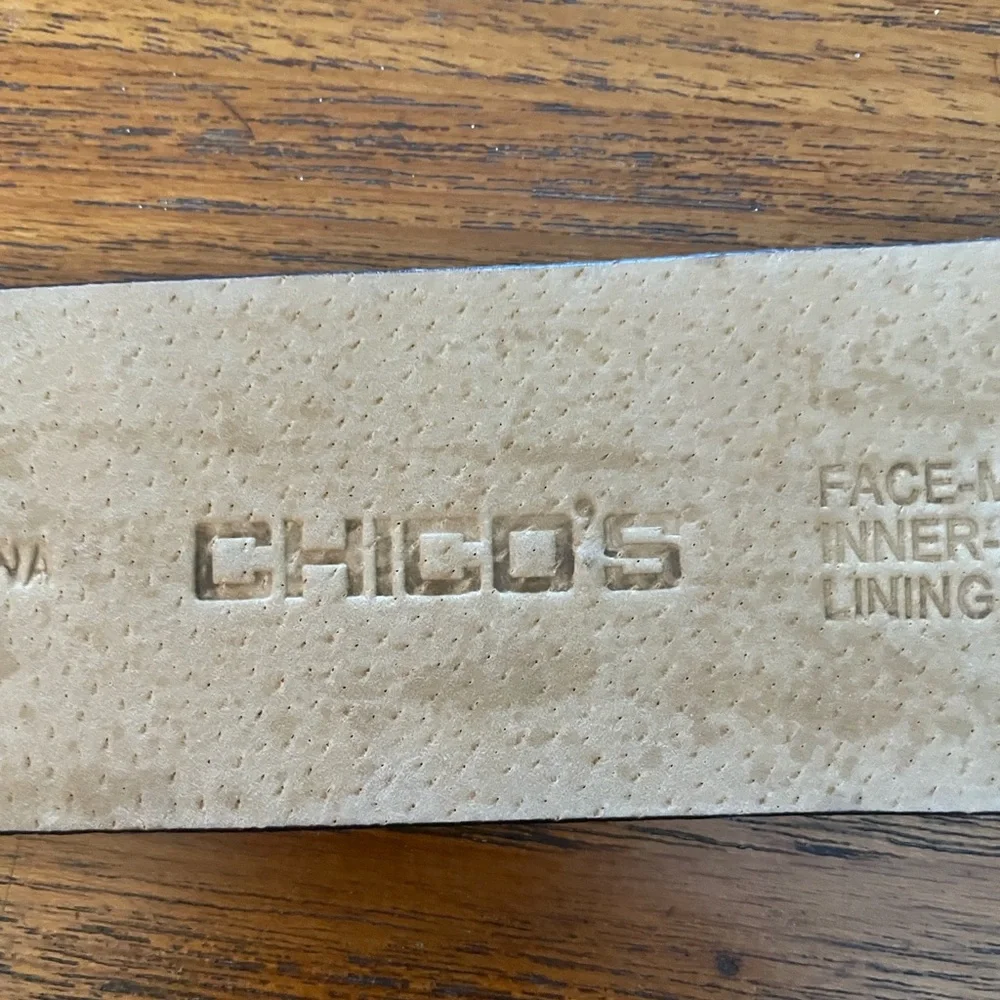 Women’s Chico’s Black Belt with round Patterned Buckle